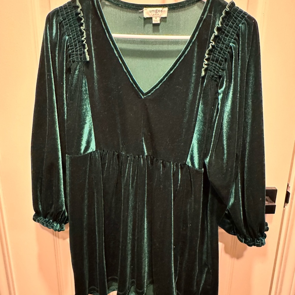 Umgee Women's Green Velvet Top